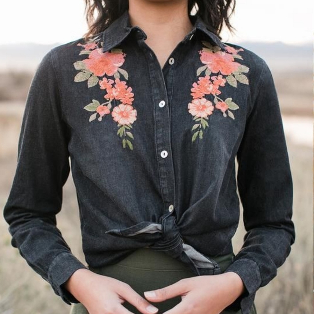 Joyfolie Meadow Top in Washed Black
